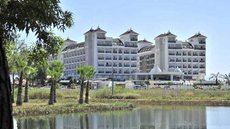 LAKE & RIVER SIDE HOTEL & SPA