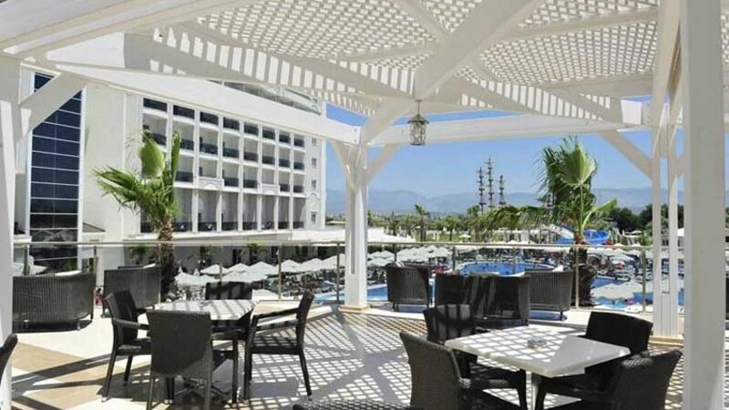 LAKE & RIVER SIDE HOTEL & SPA