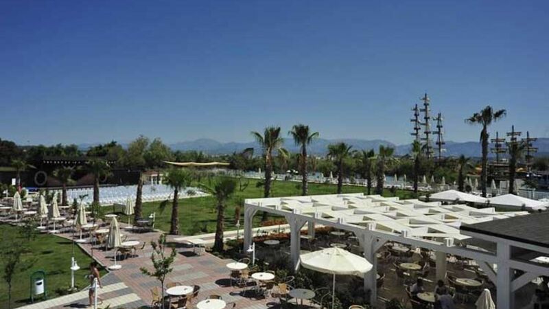 LAKE & RIVER SIDE HOTEL & SPA