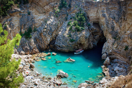 GÜNÜBİRLİK KEKOVA TEKNE TURU